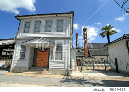 東広島、酒蔵の街・西条　賀茂鶴酒造 9059458