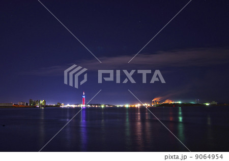 秋田港の夜明け 9064954