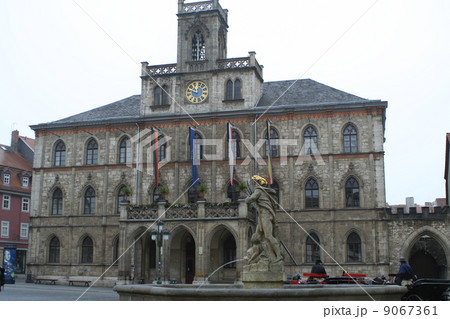 ワイマールの市庁舎　ドイツ 9067361
