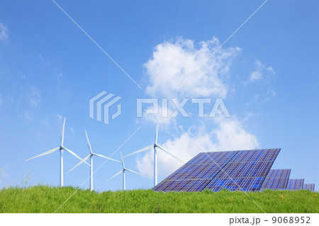 草原と太陽光発電 9068952