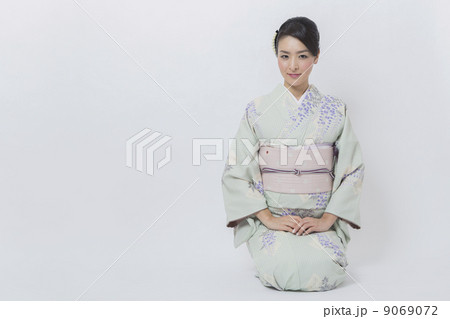 着物の若い女性 着物の若い女性 9069072