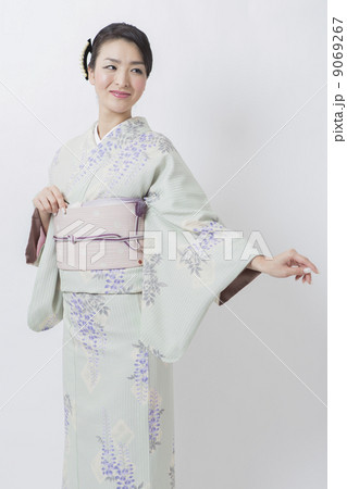 着物の若い女性 着物の若い女性 9069267