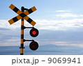 海と踏切 9069941