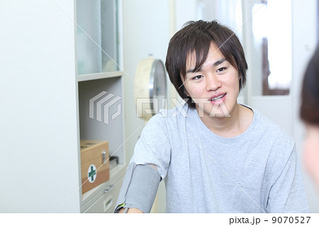 血圧を測る 血圧を測る 9070527