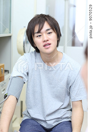 血圧を測る 血圧を測る 9070529