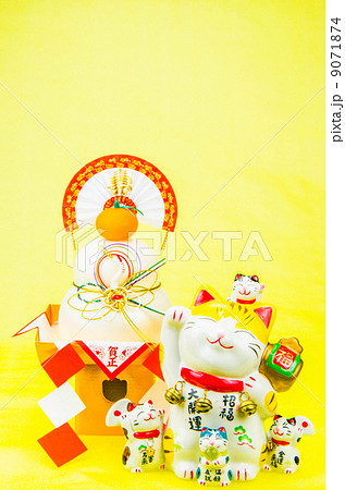 鏡餅と招き猫 9071874