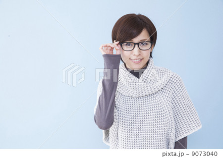 ニットの女性 ニットの女性 9073040