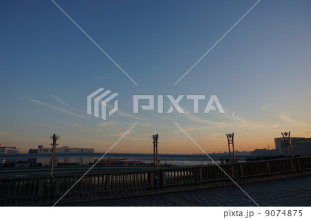 夕暮れの空 夕暮れの空 9074875