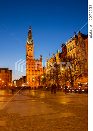 city hall of Gdansk at night 9079552
