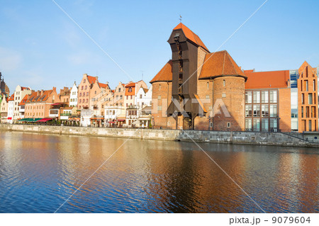 Zuraw and old waterfront, Gdansk Zuraw and old waterfront, Gdansk 9079604