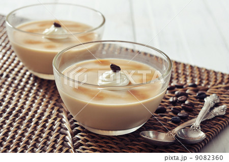 Dairy dessert with coffe flavor Dairy dessert with coffe flavor 9082360