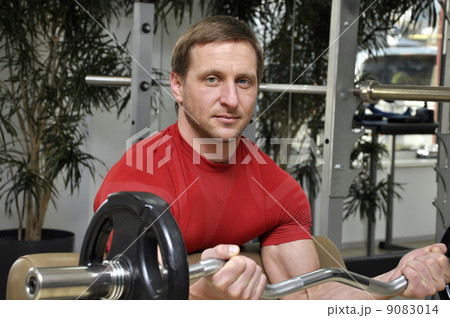 men lifting weights men lifting weights 9083014