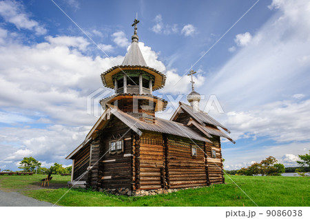 Small wooden church at Kizhi, Russia 9086038