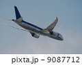 離陸した旅客機 9087712