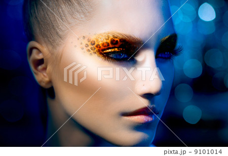 Beauty Fashion Model Girl with Holiday Leopard Makeup Beauty Fashion Model Girl with Holiday Leopard Makeup 9101014