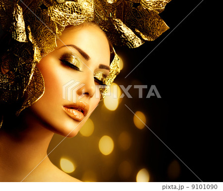 Fashion Glamour Makeup. Holiday Gold Make-up 9101090
