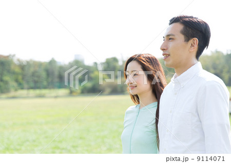 公園の夫婦 公園の夫婦 9114071