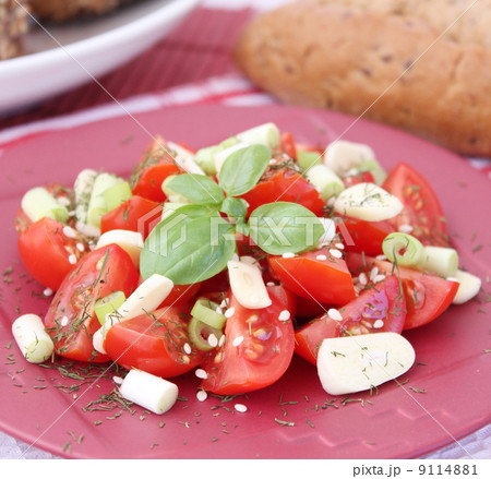 salad of tomatoes 9114881