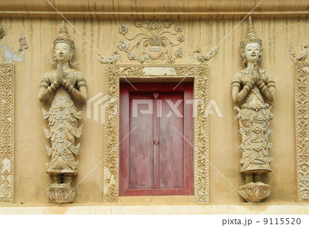 Thai temple window Thai temple window 9115520