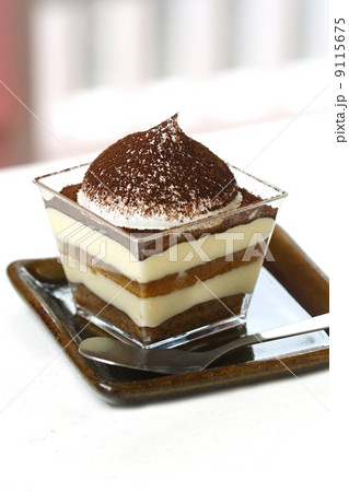 Tiramisu cake 9115675