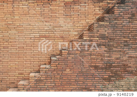 stair on block wall 9140219