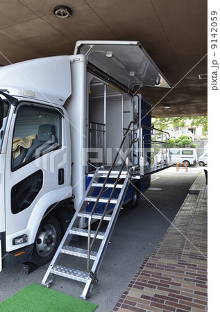 地震体験車 9142059