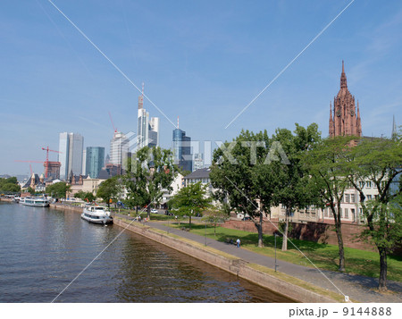 フランクフルト・マイン川 9144888