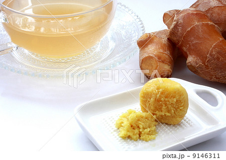 生姜　生姜湯　しょうが　卸し生姜　白背景 9146311