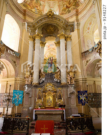 Barogue interior of church 9148227