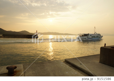 直島　夕焼けの風景 9151586