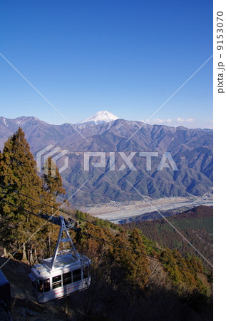 身延山ロープウェイと富士山 9153070
