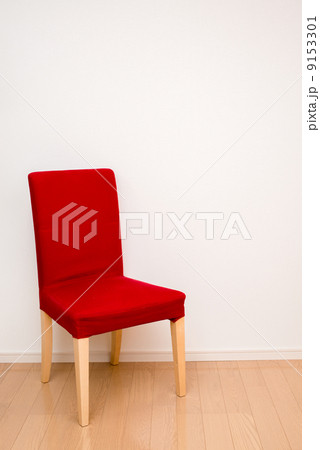 赤い椅子 9153301