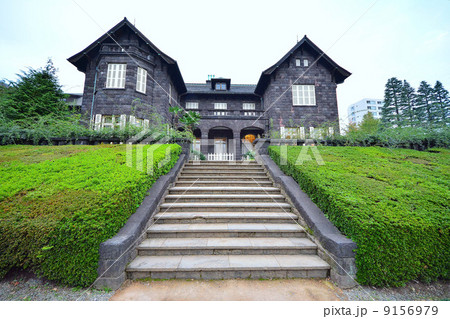 聳え立つ旧古河庭園 9156979