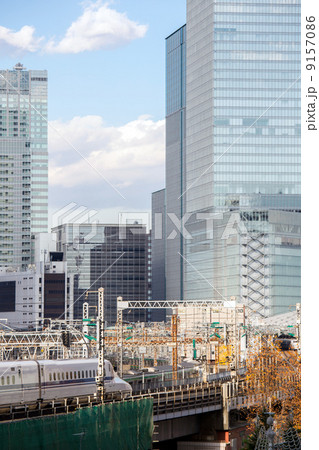 railway with skyline 9157086