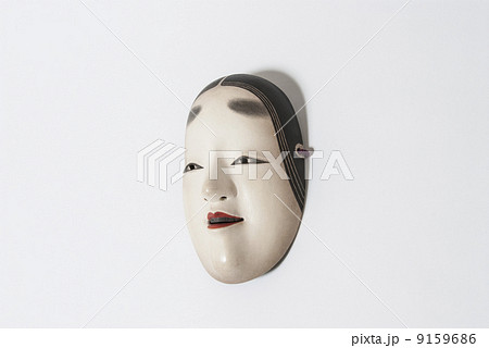 小面の能面 横顔の写真素材 [9159686] - PIXTA
