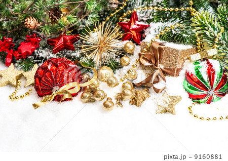 festive christmas decorations in red, green, gold 9160881