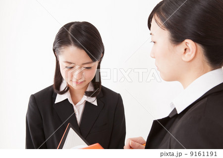 叱られる社員 9161191