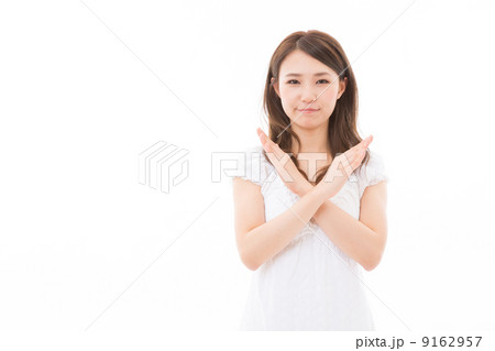 若い女性　拒否 9162957