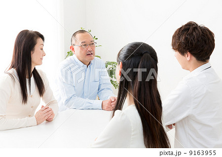 一家団欒イメージ 9163955