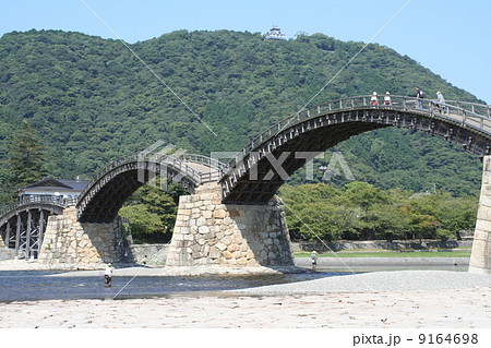 錦帯橋と岩国城 9164698