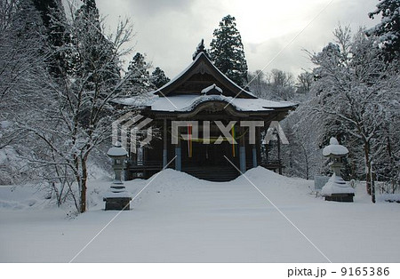 年末の二王子神社 9165386
