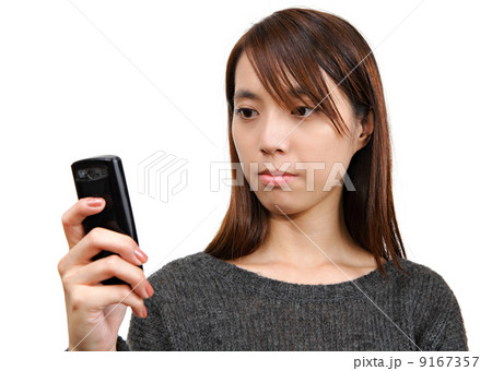 girl read sms on phone girl read sms on phone 9167357