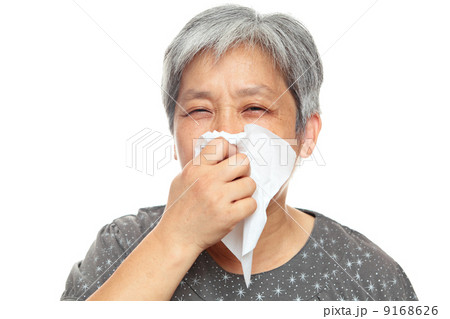 sneezing woman 9168626