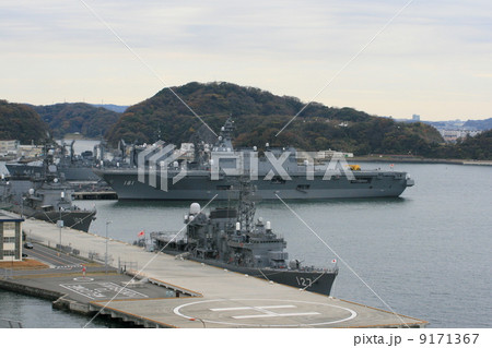 護衛艦「ひゅうが」・「いそゆき」・「いかづち」の入港風景 9171367