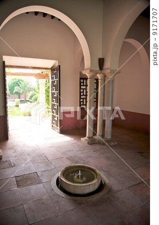 arab room with columns arab room with columns 9171707