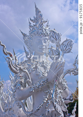 Wat Rong Khun 9175835