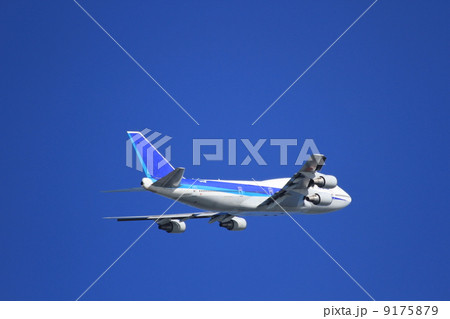 ジャンボ機の離陸 ジャンボ機の離陸 9175879