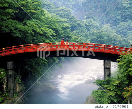 栃木県・初夏の日光二荒山神社・神橋 栃木県・初夏の日光二荒山神社・神橋 9176961