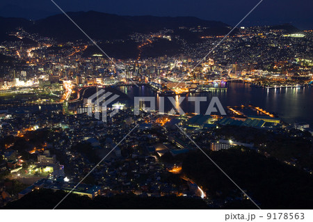 稲佐山から見た長崎の夜景 9178563