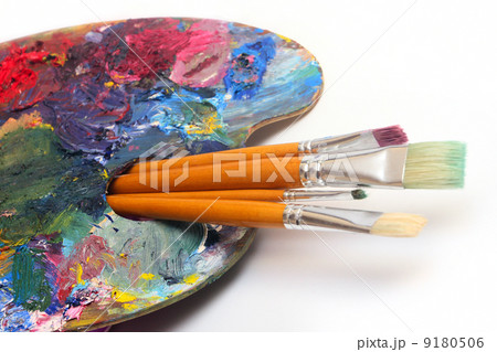 pallette with brushes pallette with brushes 9180506